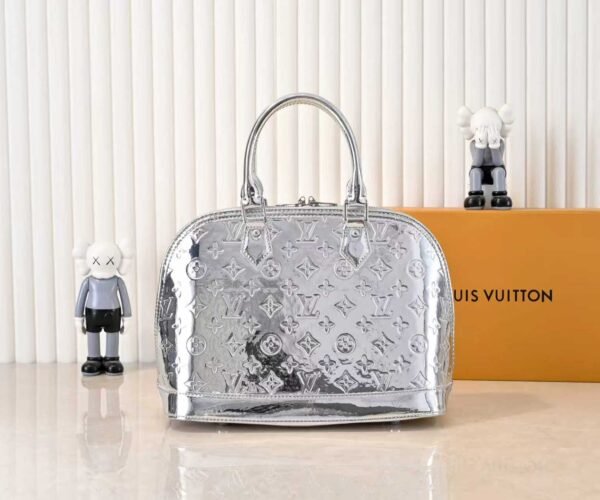 M11835, M53151, LVSki series of Alma large-sized handbag, 39x30x19cm