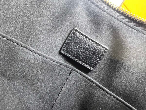 M25854 M13706 This classic Bloenne handbag has been upgraded and features a spacious GM size, making it ideal for carrying laptops and other necessities. Dimensions: 40 × 29 × 15 cm (length x height x width)