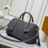 M15225 M22853 Speedy Bandoulière 30 Handbag - A refreshed version of Louis Vuitton's classic Speedy series, measuring 30x18x17 centimeters.