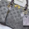 M15225 M22853 Speedy Bandoulière 30 Handbag - A refreshed version of Louis Vuitton's classic Speedy series, measuring 30x18x17 centimeters.