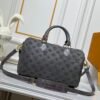 M15225 M22853 Speedy Bandoulière 30 Handbag - A refreshed version of Louis Vuitton's classic Speedy series, measuring 30x18x17 centimeters.