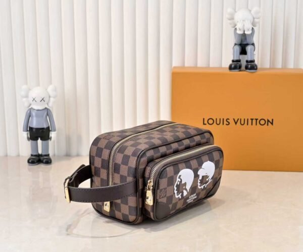 This Locker Dopp Kit comes in Monogram fabric and measures 23.0 x 13.0 x 12.0 centimeters (length x height x width).