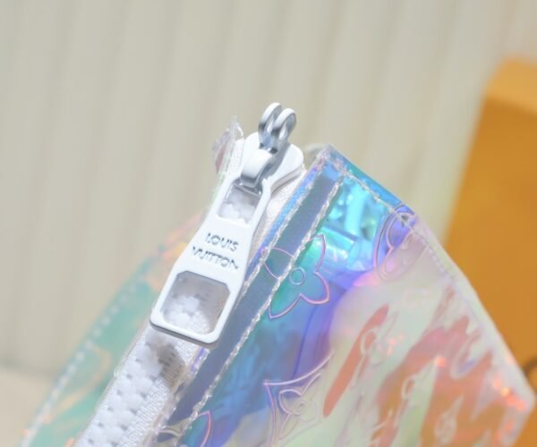 LV [Rose] Official website's colorful toiletry bag 67692 silver size W25H20D5 super 🔥 beautiful and new style. LV original single matching pattern quality 🌵 classic old pattern