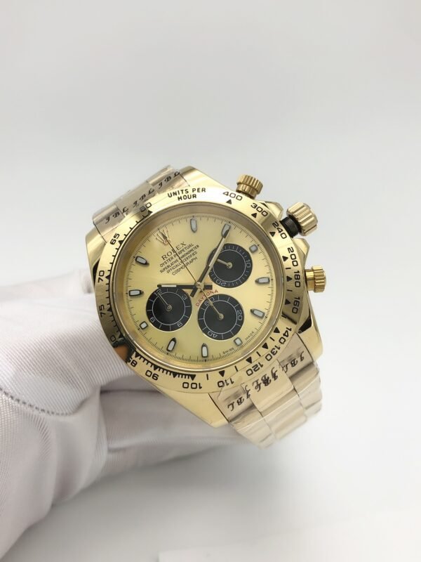 Rolex Daytona Quartz Series, with an enlarged size of 43mm