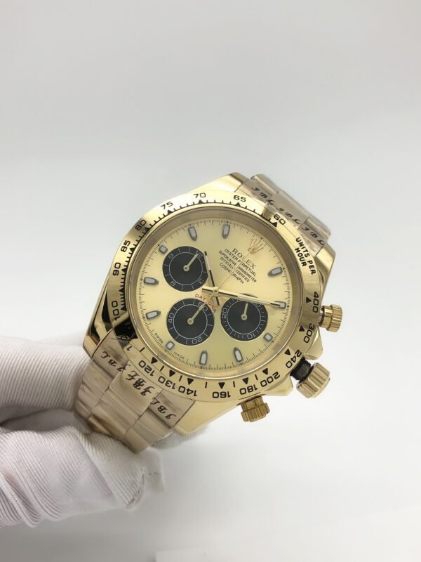 Rolex Daytona Quartz Series, with an enlarged size of 43mm