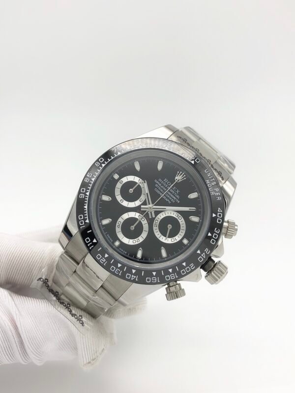 Rolex Daytona Quartz Series, with an enlarged size of 43mm