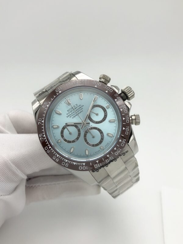 Rolex Daytona Quartz Series, with an enlarged size of 43mm
