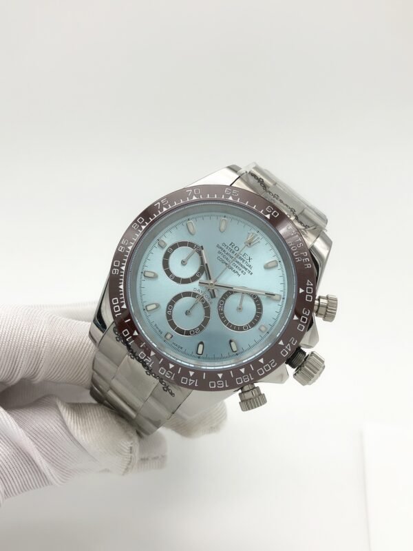 Rolex Daytona Quartz Series, with an enlarged size of 43mm