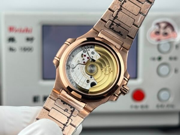 Patek philippe Nautilus cal .324sc -35.2mm