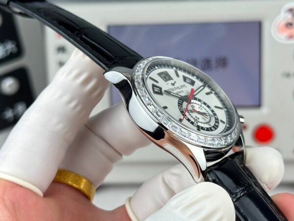 Patek philippe 5905R -010/12 CAL,240
