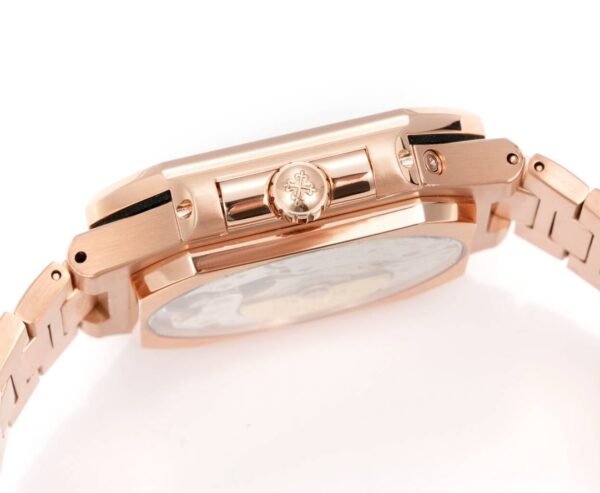 Patek philippe 5822 cubitus 240ps 45*11mm