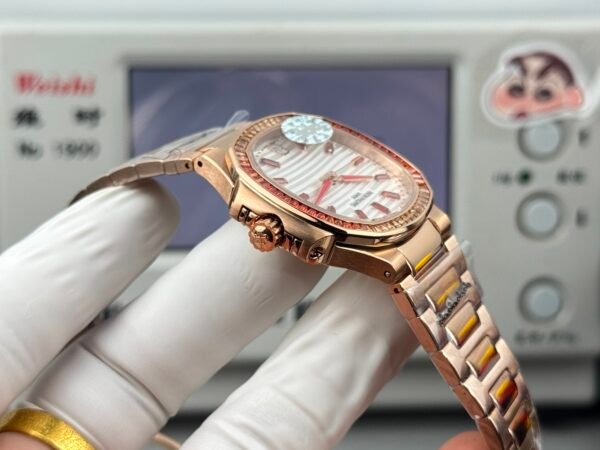 Patek philippe Nautilus cal .324sc -35.2mm