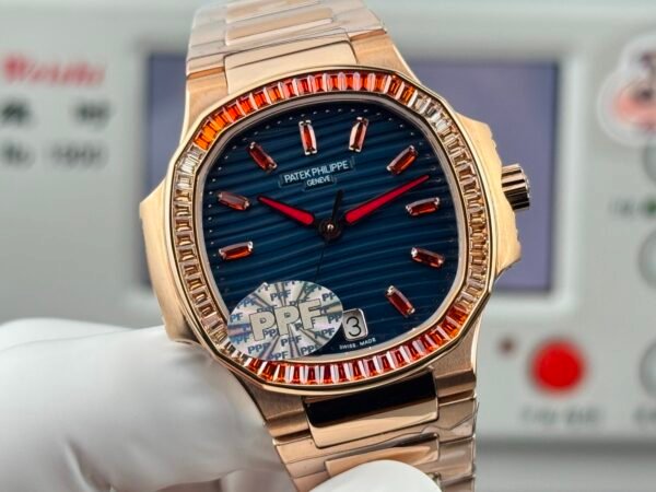 Patek philippe Nautilus cal .324sc -35.2mm