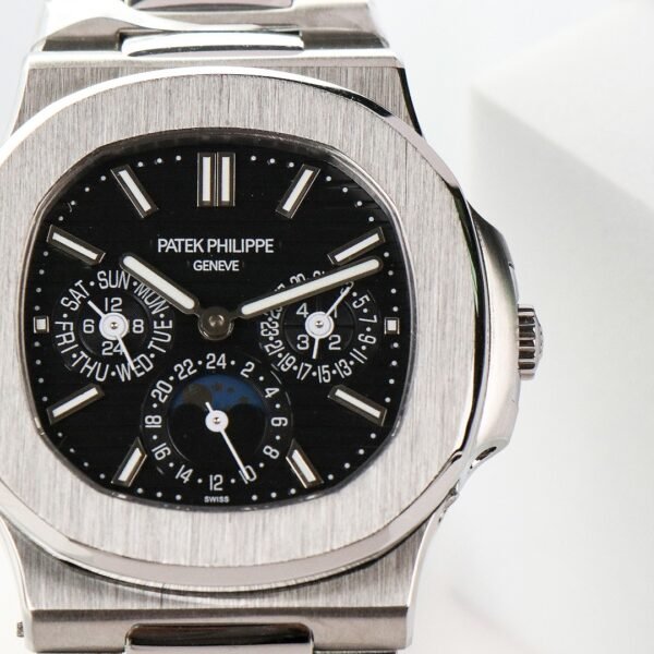 Patek philippe 5740 1g-001 nautilus 240 -40mm