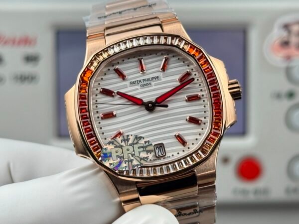 Patek philippe Nautilus cal .324sc -35.2mm