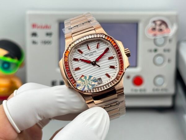 Patek philippe Nautilus cal .324sc -35.2mm