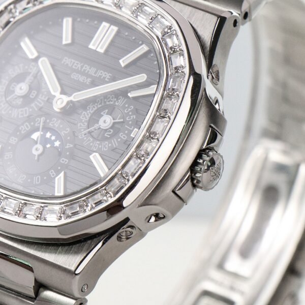 Patek philippe 5740 1g-001 nautilus 240 -40mm
