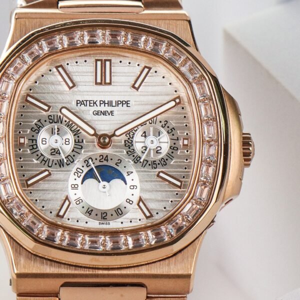 Patek philippe 5740 1g-001 nautilus 240 -40mm