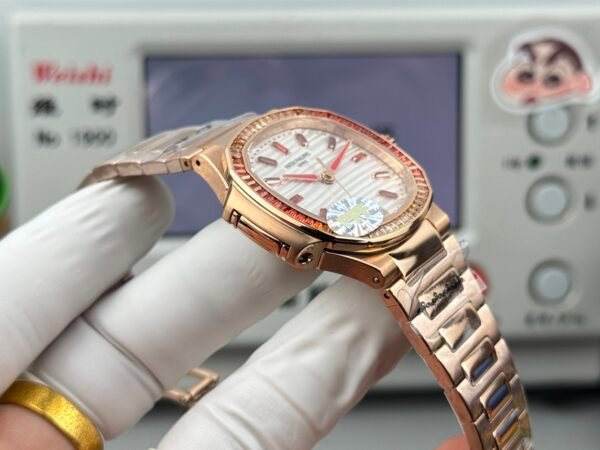 Patek philippe Nautilus cal .324sc -35.2mm