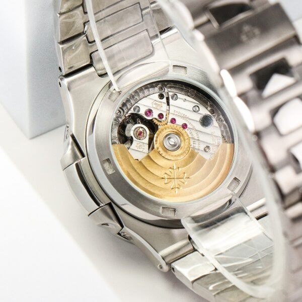 Patek philippe 5740 1g-001 nautilus 240 -40mm